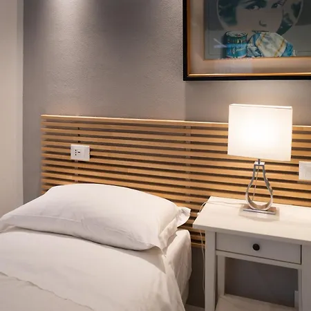 Country Модена